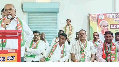 ಯಲಬುರ್ಗಾದ ಬಿಜೆಪಿ ಕಚೇರಿಯಲ್ಲಿ ಬಿಎಲ್‌ಎ-2ರ ವಿಕೃತ ಕಾರ್ಯಾಗಾರದಲ್ಲಿ ಮಾಜಿ ಸಚಿವ ಹಾಲಪ್ಪ ಆಚಾರ್‌ಮಾತನಾಡಿದರು. ಬಿಜೆಪಿ ರಾಜ್ಯ ಕಾರ್ಯಕಾರಿಣಿ ಸದಸ್ಯ ಗೌರಾ ಬಸವರಾಜ, ಜಿಲ್ಲಾ ಉಪಾಧ್ಯಕ್ಷ ಕೆ.ಮಹೇಶ, ಮುಖಂಡರಾದ ಸಂತೋಷ ರಾಜಗುರು, ಸುನೀಲ ಹೆಸರೂರು, ಬಸಲಿಂಗಪ್ಪ ಭೂತೆ, ರತನ್ ದೇಸಾಯಿ, ವೀರಣ್ಣ ಹುಬ್ಬಳ್ಳಿ ಇತರರಿದ್ದರು.
