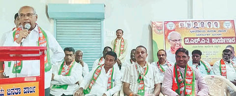 ಯಲಬುರ್ಗಾದ ಬಿಜೆಪಿ ಕಚೇರಿಯಲ್ಲಿ ಬಿಎಲ್‌ಎ-2ರ ವಿಕೃತ ಕಾರ್ಯಾಗಾರದಲ್ಲಿ ಮಾಜಿ ಸಚಿವ ಹಾಲಪ್ಪ ಆಚಾರ್‌ಮಾತನಾಡಿದರು. ಬಿಜೆಪಿ ರಾಜ್ಯ ಕಾರ್ಯಕಾರಿಣಿ ಸದಸ್ಯ ಗೌರಾ ಬಸವರಾಜ, ಜಿಲ್ಲಾ ಉಪಾಧ್ಯಕ್ಷ ಕೆ.ಮಹೇಶ, ಮುಖಂಡರಾದ ಸಂತೋಷ ರಾಜಗುರು, ಸುನೀಲ ಹೆಸರೂರು, ಬಸಲಿಂಗಪ್ಪ ಭೂತೆ, ರತನ್ ದೇಸಾಯಿ, ವೀರಣ್ಣ ಹುಬ್ಬಳ್ಳಿ ಇತರರಿದ್ದರು.