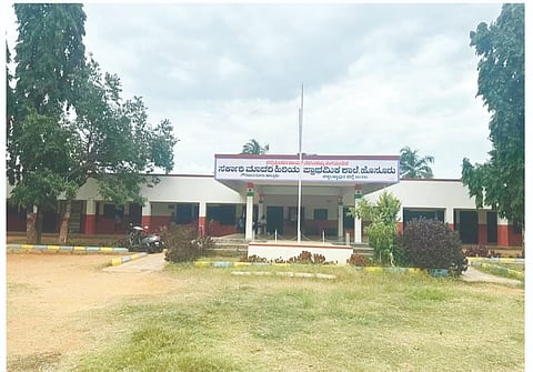  ಹೊಸೂರಿನ ಕರ್ನಾಟಕ ಪಬ್ಲಿಕ್​ ಶಾಲೆ 