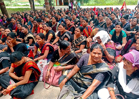 Haveri, DC, Anganawadi, Employees, Protest, 