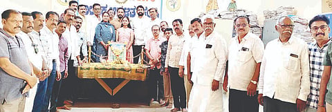 ಕಂಪ್ಲಿ ತಹಸಿಲ್ ಕಚೇರಿ ಸಭಾಂಗಣದಲ್ಲಿ ಶಿವಶರಣೆ ಹೇಮರಡ್ಡಿ ಮಲ್ಲಮ್ಮ ಜಯಂತ್ಯುತ್ಸವ ಆಚರಿಸಲಾಯಿತು. 