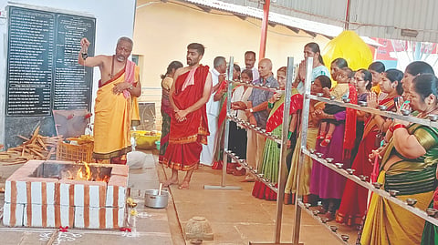 ರಿಪ್ಪನ್​ಪೇಟೆ ಪಟ್ಟಣದ ಸಿದ್ಧಿವಿನಾಯಕ ಸ್ವಾಮಿ, ಅನ್ನಪೂರ್ಣೇಶ್ವರಿ ದೇವಸ್ಥಾನದಲ್ಲಿ ಶುಕ್ರವಾರ ಜಾತ್ರೋತ್ಸವಕ್ಕೆ ಚಾಲನೆ ನೀಡಲಾಯಿತು.