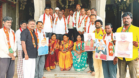 ನರೇಂದ್ರ ಮೋದಿ ಹೆಚ್ಚು ದಿನಕಾಲ ಪ್ರಧಾನಿಯಾಗಿ ಸೇವೆ ಸಲ್ಲಿಸಿದ ನಿಮಿತ್ತ ಯಲಬುರ್ಗಾದಲ್ಲಿ ಸಂಭ್ರಮಿಸಲಾಯಿತು. ಪಪಂ ಮಾಜಿ ಅಧ್ಯಕ್ಷ ಅಂಬರೀಶ್ ಹುಬ್ಬಳ್ಳಿ, ಮಾಜಿ ಸದಸ್ಯ ಕಳಕಪ್ಪ ತಳವಾರ, ಬಿಜೆಪಿ ಯುವ ಮೋರ್ಚಾ ಅಧ್ಯಕ್ಷ ಕಲ್ಲೇಶಪ್ಪ ಕರಮುಡಿ, ಮಹಿಳಾ ಮೋರ್ಚಾ ಅಧ್ಯಕ್ಷೆ ಸಂತೋಷಮೀ ಜೋಶಿ, ಪ್ರಮುಖರಾದ ರೇಖಾ ಅಯ್ಯನಗೌಡ, ಲಲಿತಾ ಭಾಸ್ಕರ್ ಇತರರಿದ್ದರು.