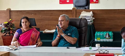 ಚಿಕ್ಕನಾಯಕನಹಳ್ಳಿ ತಾಲೂಕು ಆಡಳಿತಸೌಧದಲ್ಲಿ ಶಾಸಕ ಸಿ.ಬಿ.ಸುರೇಶ್​ಬಾಬು ಅಧ್ಯಕ್ಷತೆಯಲ್ಲಿ ಬಗರ್​ಹುಕುಂ ಸಭೆ ನಡೆಯಿತು. ತಹಸೀಲ್ದಾರ್​ ಎಂ.ಮಮತಾ ಇದ್ದರು. 