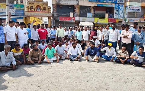 ಕೋಲಾರ&ಬೆಂಗಳೂರು ರಸ್ತೆ ಕಾಮಗಾರಿ ವಿಳಂಬಕ್ಕೆ ಆಕ್ರೋಶ road