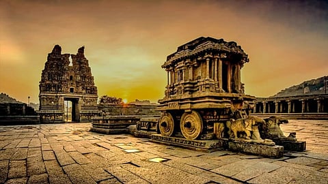 ಹಂಪಿ ಕಲ್ಲಿನ ರಥ