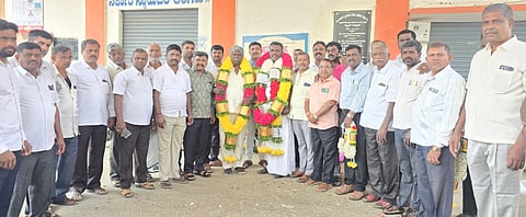 ನೆಲಮಂಗಲ ತಾಲೂಕಿನ ಬೂದಿಹಾಲ್​ ವಿವಿಧೋದ್ದೇಶ ಪ್ರಾಥಮಿಕ ಗ್ರಾಮೀಣ ಕೃಷಿ ಸಹಕಾರ ಸಂಘಕ್ಕೆ ಅಧ್ಯಕ್ಷರಾಗಿ ಬೂದಿಹಾಲ್​ ಮಧುಕುಮಾರ್​, ಉಪಾಧ್ಯಕ್ಷರಾಗಿ ವೆಂಕಟೇಶ್​ ಅವಿರೋಧ ಆಯ್ಕೆಯಾದರು. ಸಂದ ನಿಕಟಪೂರ್ವ ಅಧ್ಯಕ್ಷೆ ಭಾಗ್ಯಮ್ಮರಮೇಶ್​ , ಉಪಾಧ್ಯಕ್ಷೆ ಲಕ್ಷ$್ಮಮ್ಮ, ನಿರ್ದೇಶಕರಾದ ಆರ್​.ಗಿರೀಶ್​, ಚಂದ್ರಶೇಖರ್​, ನಾಗರಾಜು, ತಿಮ್ಮರಾಯಪ್ಪ, ಕೃಷ್ಣಪ್ಪ ಇದ್ದರು.