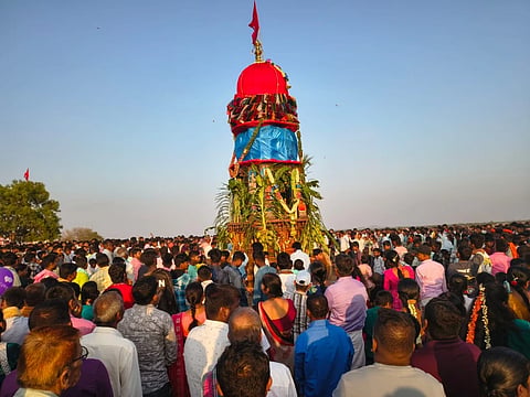 ಕೊಟ್ಟೂರು ಶ್ರೀ  ಬಿಕ್ಕಿ ಮರಡಿ ದುರ್ಗಮ್ಮ ದೇವಿ ರಥೋತ್ಸವ ಅಪಾರ ಜನಸ್ತೋಮದ ನಡುವೆ ಅದ್ದೂರಿಯಾಗಿ ಜರುಗಿತು.