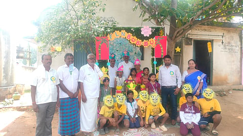 ಹೋಬಳಿಯ ಬ್ಯಾಡರಹಳ್ಳಿ ಗ್ರಾಮದಲ್ಲಿ ಸಮೂಹ ಸಂಪನ್ಮೂಲ ಕೇಂದ್ರ ಆಶ್ರಯದಲ್ಲಿ ಸರ್ಕಾರಿ ಹಿರಿಯ ಪ್ರಾಥಮಿಕ ಪಾಠಶಾಲಾ ಆವರಣದಲ್ಲಿ ಆಯೋಜಿಸಿದ್ದ ಹಿರೀಸಾವೆ ಕ್ಲಸ್ಟರ್ ಕಲಿಕಾ ಹಬ್ಬ ಕಾರ್ಯಕ್ರಮ ಹಮ್ಮಿಕೊಳ್ಳಲಾಗಿತ್ತು. ಕೆಡಿಪಿ ಸದಸ್ಯ ಬಿಆರ್ ಯೋಗೇಶ್, ಬಾಳಗಂಚಿ ಗ್ರಾಮ ಪಂಚಾಯಿತಿ ಅಧ್ಯಕ್ಷ ಗಂಗಾಧರ್, ಬಿಆರ್‌ಸಿ ಅನಿಲ್, ಶಿಕ್ಷಣ ಸಂಯೋಜಕ ಶ್ರೀನಿವಾಸ್, ತಾಲೂಕು ನಿರ್ದೇಶಕ ಎನ್. ಮೂರ್ತಿ ಧರ್ಮಪಾಲ್ ಹಿರಿಯಣ್ಣ, ಎಸ್‌ಡಿಎಮ್‌ಸಿ ಅಧ್ಯಕ್ಷ ಸತೀಶ್ ಇತರರು ಇದ್ದರು.