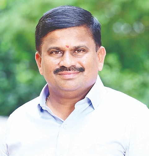 ಕೆ.ಎಂ.ದೊಡ್ಡಿಯಲ್ಲಿ ಆಯೋಜಿಸಿದ್ದ ವಂಶಿ ಸೌಹಾರ್ದ ಸಹಕಾರ ಸಂಘದ ವಾರ್ಷಿಕ ಮಹಾಸಭೆಯನ್ನು ಅಧ್ಯಕ್ಷ ಬಿ.ಸಿದ್ದಯ್ಯ ಉದ್ಘಾಟಿಸಿದರು. ಉಪಾಧ್ಯಕ್ಷ ಗಿರೀಶ್, ನಿರ್ದೇಶಕರಾದ ಬಿ.ಎಸ್.ಪೂರ್ಣಪ್ರಕಾಶ್, ಡಿ.ಟಿ.ಶರತ್ ಕುಮಾರ್, ಎಂ.ಎನ್.ಆನಂದ್, ಎಸ್.ಟಿ.ಮಹೇಶ್, ಕೆ.ಎಸ್.ಮಧು, ಬಿ.ಸಿ.ಬೋರೇಶ್, ತನುಜಾ, ಮಾನಸಾ, ಕೆ.ಎಸ್.ಪುಟ್ಟರಾಜು ಇದ್ದರು.