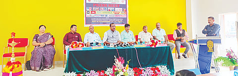 ಪ್ರಾಂಶುಪಾಲ ಆರ್.ಚಕ್ರವರ್ತಿ