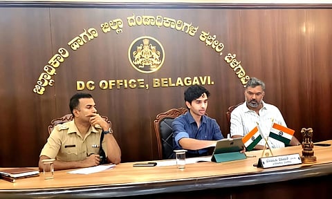 ಬೆಳಗಾವಿ ನಗರದ ಜಿಲ್ಲಾಧಿಕಾರಿ ಕಚೇರಿ ಸಭಾಂಗಣದಲ್ಲಿ ಬುಧವಾರ ನಡೆದ ಯಲ್ಲಮ್ಮ ಪ್ರಾಧಿಕಾರ ಸಭೆಯಲ್ಲಿ ಶಾಸಕ ವಿಶ್ವಾಸ ವೈದ್ಯ ಭಾಗಿ.