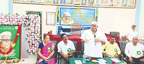 ಹೊಳೆನರಸೀಪುರ ಪಟ್ಟಣದ ಸೋಶಿಯಲ್ ಕ್ಲಬ್ ಆವರಣದಲ್ಲಿ  ಭಾರತ್ ಸ್ಕೌಟ್ಸ್ ಅಂಡ್ ಗೈಡ್ಸ್   ವತಿಯಿಂದ ಮಕ್ಕಳಿಗೆ ಬೇಸಿಗೆ ಶಿಬಿರ ಚಾಲನೆ. ರವೀಶ್,  ಅಶೋಕ್, ಮುರಳೀಧರ್ ಗುಪ್ತ  ಕುಮುದ ಇದ್ದರು.