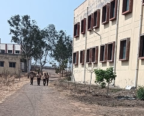ಸಾವಿರ ಸ್ಟೂಡೆಂಟ್ ಗೆ ಮೂರೇ ಬಸ್ 