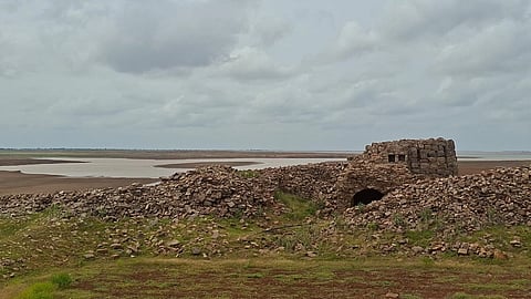 ಜಲಾಶಯದ ಹಿನ್ನೀರಿನಿಂದ ಹೊರಹೊಮ್ಮಿದ ಇತಿಹಾಸ
