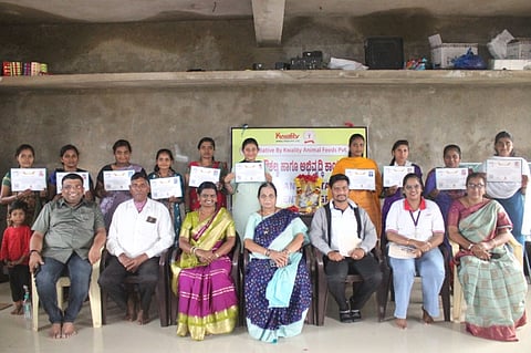 ಹೋಲಿಗೆ ತರಬೇತಿ ಪಡೆದವರಿಗೆ ಪ್ರಮಾಣಪತ್ರ ವಿತರಣೆ
