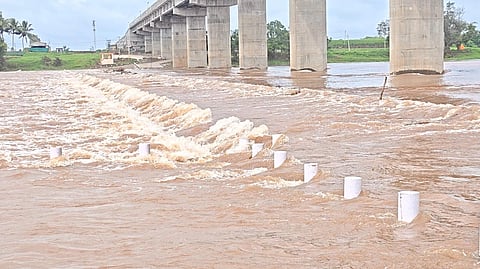 ಮಹಾ ಮಳೆಗೆ ಹೆಚ್ಚಿದ ಕೃಷ್ಣಾ ನದಿ ನೀರು