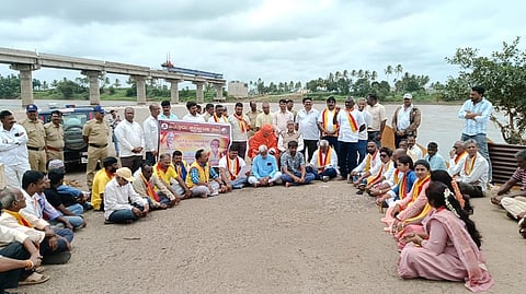 ಮಹಾರಾಷ್ಟ್ರದ ರಾಧಾಕೃಷ್ಣ ಯೋಜನೆಗೆ ವಿರೋಧ