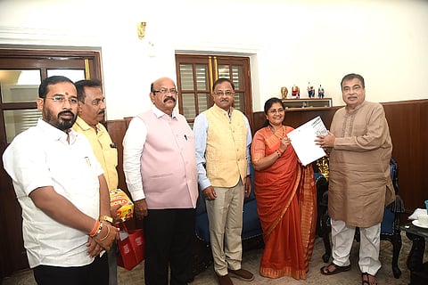 ಕಳಪೆ ಕಾಮಗಾರಿ ವಿರುದ್ಧ ಕ್ರಮಕ್ಕೆ ಜೊಲ್ಲೆ ಒತ್ತಾಯ