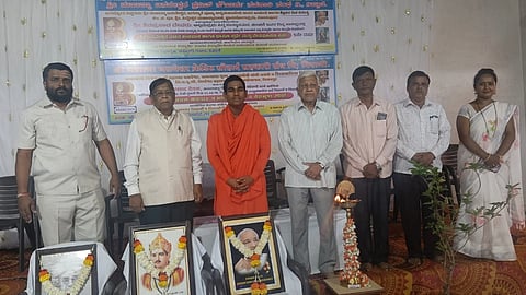 ಬಸವೇಶ್ವರ ಬ್ಯಾಂಕಿನ ಸಿಬ್ಬಂದಿ ಮಕ್ಕಳಿಗೆ ಸತ್ಕಾರ