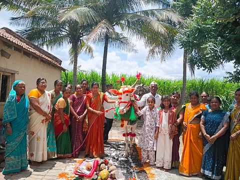 ಗೋಮಾತೆಗೆ ಅದ್ಧೂರಿಯಾಗಿ ನಡೆದ ಸಿಮಂತ ಕಾರ್ಯಕ್ರಮ