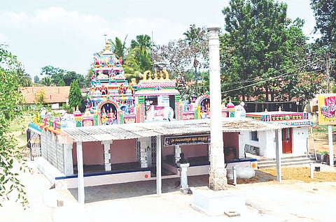 ಅರೇಚಾಕನಹಳ್ಳಿ ಐತಿಹಾಸಿಕ ಹಿನ್ನೆಲೆಯುಳ್ಳ ಶ್ರೀ ಶಂಭುಲಿಂಗೇಶ್ವರಸ್ವಾಮಿ ದೇವಾಲಯ.