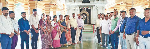 ಮಾಜಿ ಸಂಸದ ದಿವಂಗತ  ಜಿ.ಮಾದೇಗೌಡ ಅವರ ಹುಟ್ಟು ಹಬ್ಬದ ಅಂಗವಾಗಿ ಚಾಂಶುಗರ್ಸ್‌ ಕಾರ್ಖಾನೆ ಆವರಣದಲ್ಲಿರುವ ಚಾಮುಂಡೇಶ್ವರಿ ದೇವಾಲಯದಲ್ಲಿ ವಿಶೇಷ ಪೂಜೆ ನೆರವೇರಿತು.