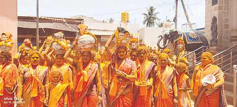 ಮಲ್ಲಮ್ಮನ ಬೆಳವಡಿ ಗ್ರಾಮದಲ್ಲಿ ತಳದಮ್ಮದೇವಿ ಜಾತ್ರಾ ಮಹೋತ್ಸವದ ಅಂಗವಾಗಿ ಹೊನ್ನಾಟ ಜರುಗಿತು.
