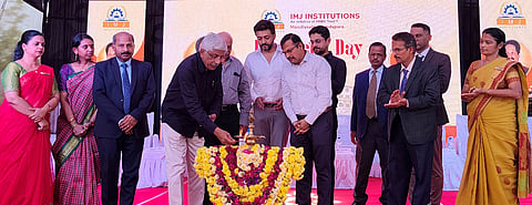 ಕುಂದಾಪುರ ಮೂಡ್ಲಕಟ್ಟೆಯ ಐಎಂಜೆ ಶಿಕ್ಷಣ ಸಂಸ್ಥೆಗಳ ಸಂಸ್ಥಾಪನಾ ದಿನಾಚರಣೆಯನ್ನು ಕೆ.ಜಯಪ್ರಕಾಶ ಹೆಗ್ಡೆ ಉದ್ಘಾಟಿಸಿದರು. ಪ್ರಮುಖರಾದ ಸಿದ್ದಾರ್ಥ ಜೆ.ಶೆಟ್ಟಿ, ಆರ್​.ಉಪೇಂದ್ರ ಶೆಟ್ಟಿ, ರಾಮ್​ ರತನ್​ ಜೆ.ಶೆಟ್ಟಿ, ಶ್ರೀ ಸುಧಾಕರ ಹೆಗ್ಡೆ, ಡಾ.ಎಸ್​.ಎನ್​.ಭಟ್​, ಕೆ.ಟಿ.ಸತ್ಯಜಿತ್​, ಡಾ.ಪದ್ಮಚರಣ್​ ಸ್ವಾಯ್ನ, ಪ್ರೊ.ಹೇಮಲತಾ ಉಪಸ್ಥಿತರಿದ್ದರು.