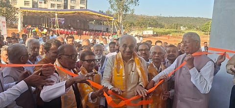 ಭೂತರಾಮನಹಟ್ಟಿ ಗ್ರಾಮದಲ್ಲಿ ಸಿದ್ಧಾಯತನ ವಸತಿಗೃಹ ಕಟ್ಟಡವನ್ನು ಡಾ.ಸುರೇಂದ್ರ ಹೆಗ್ಗಡೆ ಉದ್ಘಾಟಿಸಿದರು. ಸಂಜಯ ಪಾಟೀಲ, ಸುನೀಲ ಹನಮನ್ನವರ, ಗೋಪಾಲ ಜಿನಗೌಡ  ಇತರರಿದ್ದರು.