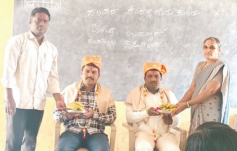 ತೆಲಸಂಗ ಗ್ರಾಮದ ಬಗಸಿಹಳ್ಳ ಶಾಲೆಯಲ್ಲಿ ಸಂಪನ್ಮೂಲ ವ್ಯಕ್ತಿಗಳಾದ ಸುರೇಶ ಕುಂಬಾರ, ವಿಠ್ಠಲ ಶೆಲ್ಲೆಪ್ಪಗೋಳ ಅವರನ್ನು ಎ.ಬಿ.ಮೆಣಸಂಗಿ, ಅನಿಲ ಗೆರಡೆ ಸತ್ಕರಿಸಿದರು.