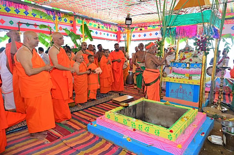 ನಾಗಮಂಗಲ ತಾಲೂಕು ಆದಿಚುಂಚನಗಿರಿ ಮಠದಲ್ಲಿ ನೂತನವಾಗಿ ನಿರ್ಮಿಸಿರುವ ಶ್ರೀ ಗುರು ಭೈರವೈಕ್ಯ ಮಂದಿರದ ಉದ್ಘಾಟನೆ ಅಂಗವಾಗಿ ಶ್ರೀ ನಿರ್ಮಲಾನಂದನಾಥ ಸ್ವಾಮೀಜಿ ಅವರ ನೇತೃತ್ವದಲ್ಲಿ ವಿವಿಧ ಧಾರ್ಮಿಕ ಕಾರ್ಯಕ್ರಮಗಳು ಜರುಗಿದವು.