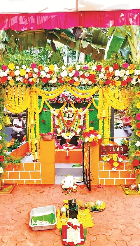  ಕೋಟೆಕೊಪ್ಪ ಗ್ರಾಮದ ಶ್ರೀ ಬೈತೂರೇಶ್ವರ ದೇವರನ್ನು ವಿಶೇಷವಾಗಿ ಅಲಂಕರಿಸಿರುವುದು.