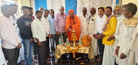 ಚಿಕ್ಕತಡಸಿ ಗ್ರಾಮದಲ್ಲಿ ಚಂದ್ರಶೇಖರ ಸ್ವಾಮೀಜಿ ಸಮುದಾಯ ಭವನ ಉದ್ಘಾಟಿಸಿದರು. ಬಸವರಾಜ ಸೋಮಗೊಂಡ, ಗೌಡಪ್ಪಗೌಡ ಪಾಟೀಲ, ಭೀಮಪ್ಪ ಹರನಟ್ಟಿ, ಪ್ರೊ.ಬೈಲಪ್ಪ ಮುಳ್ಳೂರ, ಭೀಮಪ್ಪ ಮುರಗನ್ನವರ, ಐ.ಎಸ್​.ಹರನಟ್ಟಿ, ಶಿವಯೋಗಿ ಗೊಂದಿ, ಹನುಮರಡ್ಡಿ ಗೊಂದಿ, ಹನುಮಂತ ಹಳ್ಳಿ ಇತರರಿದ್ದರು.