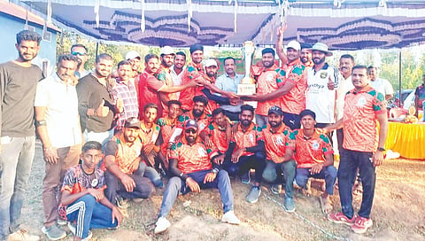   ಸೋಮವಾರಪೇಟೆ ಮಹಿಳಾ ಸಮಾಜದಲ್ಲಿ ಆರಂಭವಾದ ಮಕ್ಕಳ ಬಾಲ್ಯ ಕಟ್ಟುವ  ಹಬ್ಬ ಶಿಬಿರದಲ್ಲಿ  ಹಕ್ಕುಗಳ ಕಾರ್ಯಕರ್ತೆ ಸುಮನಾ, ಮಕ್ಕಳ ಸಮಗ್ರ ಬೆಳವಣಿಗೆಗೆ ಹಕ್ಕುಗಳ ಮಹತ್ವವನ್ನು ಪಾಲಕರಿಗೆ ತಿಳಿಸಿದರು.