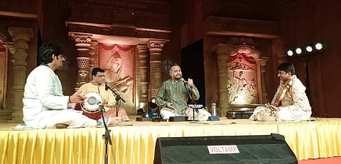 ಉಡುಪಿಯ ರಾಜಾಂಗಣದಲ್ಲಿ ಖ್ಯಾತ ಗಾಯಕ ಸಂದೀಪ್ ನಾರಾಯಣ್ ಸಂಗೀತ ಕಛೇರಿ ನಡೆಸಿದರು.