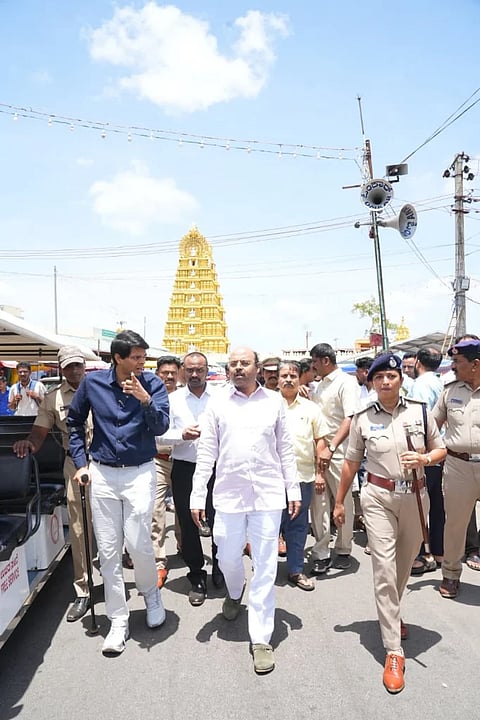ಬೆಟ್ಟದಲ್ಲಿ ವ್ಯವಸ್ಥೆ ಪರಿಶೀಲಿಸಿದ ಸಚಿವ ಡಾ.ಯತೀಂದ್ರ  