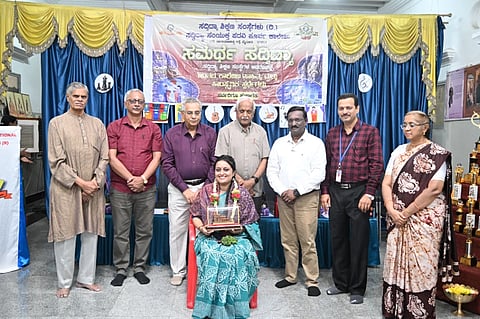 ಸದ್ವಿದ್ಯಾ ಸಂಯುಕ್ತ ಪದವಿಪೂರ್ವ ಕಾಲೇಜಿನಲ್ಲಿ ಗುರುವಾರ ದಿಶಾ ರಮೇಶ್ ಅವರನ್ನು ಅಭಿನಂದಿಸಲಾಯಿತು. ಪ್ರೊ. ಎಂ.ಎಸ್.ಕೆ. ನರಹರಿ ಬಾಬು, ಎಂ.ಡಿ. ಗೋಪಿನಾಥ್, ಎಸ್. ಬಾಲಾಜಿ,  ಕೆ.ಎನ್. ಪಣೀಶ, ಸಿ.ಆರ್. ನಾಗರಾಜ್, ಪ್ರೊ. ಕೆ.ವಿ. ಸತ್ಯನ್, ವೈ.ಆರ್. ರಮೇಶ್, ಜಿ.ಕೆ.ಇಂದುಮತಿ ಇದ್ದರು.