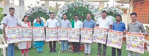 ನೇಸರಗಿಯ ಕಲ್ಮೇಶ್ವರ ಶಿಣ ಸಂಸ್ಥೆ ಜ್ಞಾನಭಾರತಿ ಅಕಾಡೆಮಿಯ ಭಿತ್ತಿಪತ್ರವನ್ನು ಶಂಕರ ಬೋಳನ್ನವರ ಬಿಡುಗಡೆಗೊಳಿಸಿದರು. ಎಂ.ಆರ್​.ಬಡೇರ, ಅರುಣಕುಮಾರ ಬಂಡಗಿ ಇತರರಿದ್ದರು.