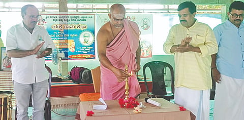 ಸಿದ್ದಾಪುರ ತಾಲೂಕಿನ ಶಿರಳಗಿಯ ಚೈತನ್ಯ ರಾಜಾರಾಮ ಕ್ಷೇತ್ರದಲ್ಲಿ ನಡೆದ ಯಕ್ಷರಾಮ ಕಥಾ ಕಾರ್ಯಕ್ರಮವನ್ನು ಶ್ರೀ ಬ್ರಹ್ಮಾನಂದ ಭಾರತೀ ಸ್ವಾಮೀಜಿ ಉದ್ಘಾಟಿಸಿದರು. ಗಂಗಾಧರ ಕೊಳಗಿ, ಕೇಶವ ಹೆಗಡೆ, ಶರತ್ ಜಾನಕೈ ಇದ್ದರು.