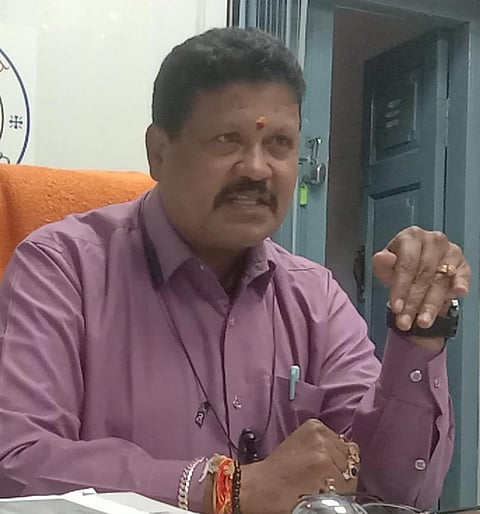 ಚಿತ್ರ ೧೨ ಕೆ.ಎಲ್.ಆರ್. ೦೪ಎ : ನವೀನ್‌ಚಂದ್ರ, ಪೌರಾಯುಕ್ತರು, ಕೋಲಾರ. ರವರ ಭಾವಚಿತ್ರ 
