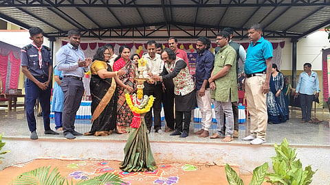 ಗುಂಡ್ಲುಪೇಟೆ ಪಟ್ಟಣದ ಸರ್ಕಾರಿ ಪ್ರಥಮ ದರ್ಜೆ ಕಾಲೇಜಿನಲ್ಲಿ ವಿವಿಧ ಸಮಿತಿಯ ಚಟುವಟಿಕೆಯನ್ನು ಉದ್ಘಾಟನೆ ಮಾಡಲಾಯಿತು. ರಘುನಾಥ್, ಡಾ.ಮದನಕುಮಾರ್, ವಿಜಯಕುಮಾರ್, ಪುಟ್ಟಬುದ್ಧಿ, ಪುಟ್ಟರಾಜು, ಕೃಷ್ಣಮೂರ್ತಿ, ಡಾ. ತುಳಸಿರಾಮ್, ದಿವ್ಯಾಭಾರತಿ, ಸಂಯುಕ್ತ ಸಿಂಗ್, ಶ್ರೀನಿವಾಸ ನಾಯಕ ಇದ್ದರು.