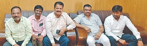 ಶಿಗ್ಗಾಂವಿ ಪಟ್ಟಣದ ಪ್ರವಾಸಿ ಮಂದಿರದಲ್ಲಿ ಕಾಂಗ್ರೆಸ್​ ಪದಾಧಿಕಾರಿಗಳು ಸುದ್ದಿಗೋಷ್ಠಿ ನಡೆಸಿದರು. development discussion 