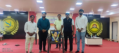 ಬಳ್ಳಾರಿಯ ಶ್ರೀಮೇಧಾ ಕಾಲೇಜಿನಲ್ಲಿ ಡಾ.ಬಿ.ಆರ್.ಅಂಬೇಡ್ಕರ್ ಅವರ ಜಯಂತಿ ಆಚರಿಸಲಾಯಿತು. ಶಿಕ್ಷಕ ಎಚ್. ಏಸಯ್ಯ, ಪ್ರಾಂಶುಪಾಲ ಡಾ.ರಾಮ್ ಕಿರಣ್, ಮೇರಾ ಯುವ ಭಾರತ್ ಕೇಂದ್ರದ ಅಧಿಕಾರಿ ಅಮರೇಶ್ವರ, ಚಿಗುರು ಕಲಾತಂಡದ ಅಧ್ಯಕ್ಷ ಎಸ್.ಎಂ.ಹುಲುಗಪ್ಪ ಇದ್ದರು.