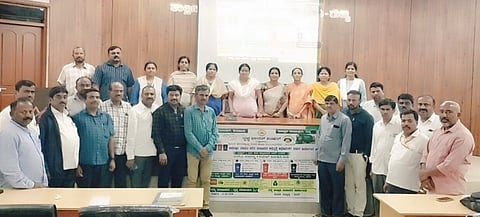 ಗುಬ್ಬಿ ತಾಪಂ ಸಭಾಂಗಣದಲ್ಲಿ Workshop ಹಮ್ಮಿಕೊಂಡಿದ್ದ ತರಬೇತಿ ಕಾರ್ಯಗಾರದಲ್ಲಿ ವಿಷಯ ನಿರ್ವಹಕ ವಿಜಯ್​ ಕುಮಾರ್​, ತಾಲೂಕು ಐಇಸಿ ಸಂಯೋಜಕ ರಾಘವೇಂದ್ರ, ಪಂಚಾಯಿತಿ ಅಭಿವೃದ್ಧಿ ಅಧಿಕಾರಿಗಳು ಹಾಗೂ ತಾಪಂ ಸಿಬ್ಬಂದಿ ಇದ್ದರು.