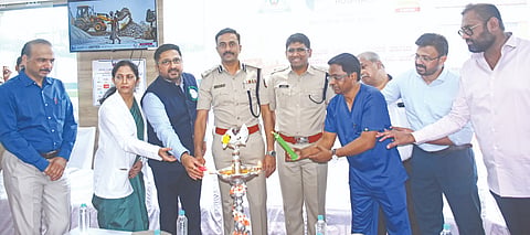 ಕಲಬುರಗಿಯ ಯುನೈಟೆಡ್ ಆಸ್ಪತ್ರೆಯಲ್ಲಿ ಆಯೋಜಿಸಿದ್ದ ೧೪ನೇ ವಾರ್ಷಿಕೋತ್ಸವವನ್ನು ಪೊಲೀಸ್ ಆಯುಕ್ತ ಡಾ.ಶರಣಪ್ಪ ಉದ್ಘಾಟಿಸಿದರು. ಎಸ್ಪಿ ಅಡ್ಡೂರು ಶ್ರೀನಿವಾಸುಲು, ಡಾ.ವಿಕ್ರಮ ಸಿದ್ದಾರಡ್ಡಿ, ಡಾ.ವೀಣಾ ಸಿದ್ದಾರಡ್ಡಿ, ಡಾ.ಕೈಲಾಶ್ ಬನಾಳೆ, ಡಾ.ಬಶೀರ್ ಅಹ್ಮದ್, ಡಾ.ಪ್ರಶಾಂತ ಕುಲಕರ್ಣಿ, ಡಾ.ಯು.ಕೆ.ರಾವ್ ಇತರರಿದ್ದರು.