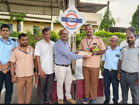 ಗಣಪತಿ ನಾಯ್ಕ ಅವರಿಗೆ ನಗದು ಬಹುಮಾನ ನೀಡಲಾಯಿತು. 