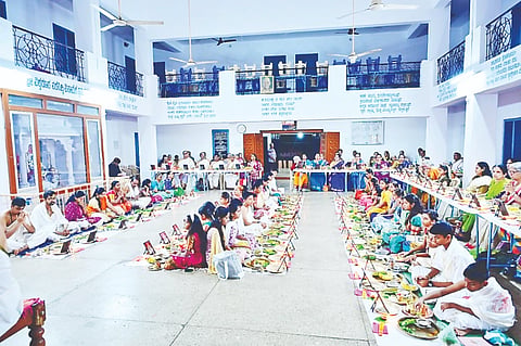 ಕುವೆಂಪುನಗರದಲ್ಲಿರುವ ಶ್ರೀರಮಣ ಜ್ಞಾನ ಕೇಂದ್ರದ ಸಾಧನ ಮಂದಿರದಲ್ಲಿ ಸ್ವಾಮಿ ಹಂಸಾನಂದರ ಮಾರ್ಗದರ್ಶನದಲ್ಲಿ ಮಕ್ಕಳಿಗಾಗಿ ಮತ್ತು ಯುವಕರಿಗಾಗಿ ಸಾಮೂಹಿಕ ಸರಸ್ವತಿ ಪೂಜಾ ಮಂತ್ರ ಕಲಿಕೆ ಶಿಬಿರ ಆಯೋಜಿಸಲಾಗಿತ್ತು.