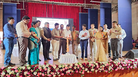 ಬೆಳಗಾವಿಯಲ್ಲಿ ಶುಕ್ರವಾರ ಜರುಗಿದ ಬಾಲ ಕಾರ್ಮಿಕ ವಿರೋಧಿ ದಿನ ಉದ್ಘಾಟನೆಯಲ್ಲಿ  ಕೆ.ಎನ್.ಶಿವಕುಮಾರ, ರೋಹಿತ ಸಿಂಗ್, ನಾಗೇಶ, ಸುಶೀಲಾ, ಮಲ್ಲಿಕಾರ್ಜುನ ಜೋಗೂರ, ರವಿ ಬಂಗಾರಪ್ಪನವರ ಇತರರಿದ್ದರು.