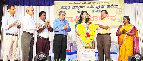 ಗಂಗೊಳ್ಳಿಯ ಸರಸ್ವತಿ ವಿದ್ಯಾಲಯ ಪದವಿ ಪೂರ್ವ ಕಾಲೇಜಿನ ವಾರ್ಷಿಕೋತ್ಸವ ಸಮಾರಂಭವನ್ನು ಸಿ.ಸುರೇಶ ತುಂಗ ಉದ್ಘಾಟಿಸಿದರು. 